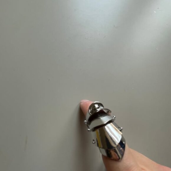 Vivienne Westwood Armour Ring - Picture 3 of 3